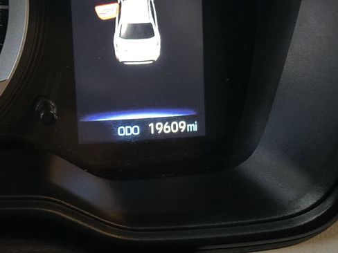 Certified 2022 Toyota Corolla SE w/ Carpet Mat Package (TMS) image 13