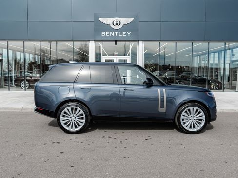 Used 2025 Land Rover Range Rover SE image 14