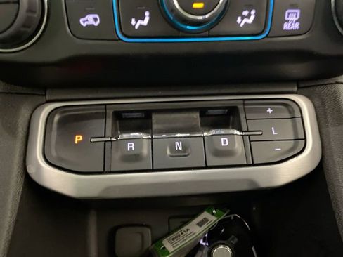 Used 2023 GMC Acadia SLT w/ Preferred Package image 41