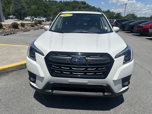 Used 2023 Subaru Forester Limited AWD/4WD image 3