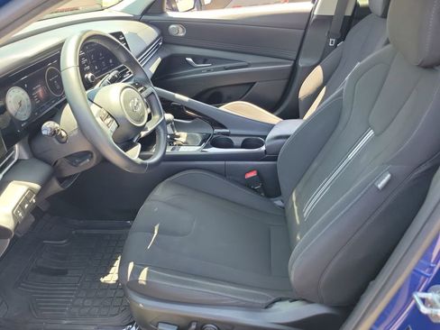 Used 2022 Hyundai Elantra SEL w/ Convenience + Premium Package FWD image 15