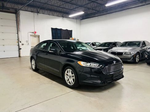Used 2014 Ford Fusion SE FWD image 4