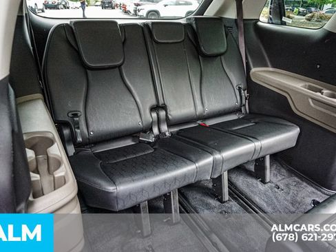 Used 2025 Kia Carnival FWD image 23