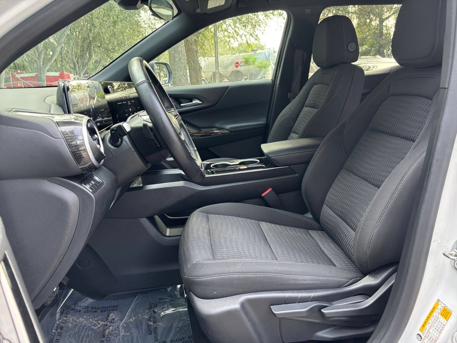 Used 2025 Chevrolet Equinox LT FWD image 25