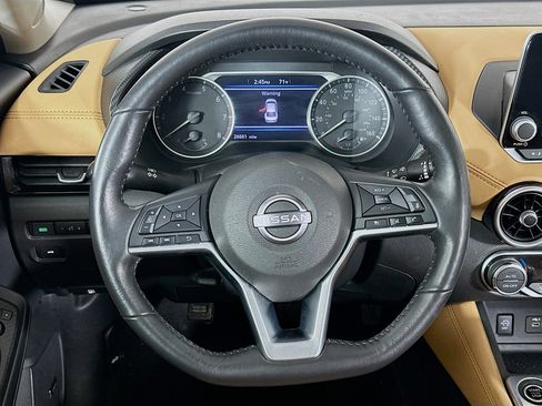 Used 2025 Nissan Sentra SV w/ SV Premium Package image 18