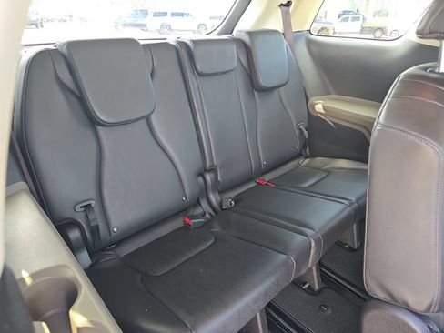 Used 2025 Kia Carnival FWD image 13