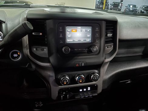 Used 2024 RAM 2500 Tradesman w/ Chrome Appearance Group image 28