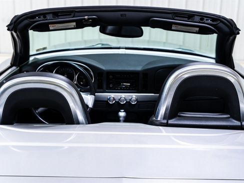 Used 2004 Chevrolet SSR w/ Preferred Equipment Group image 35
