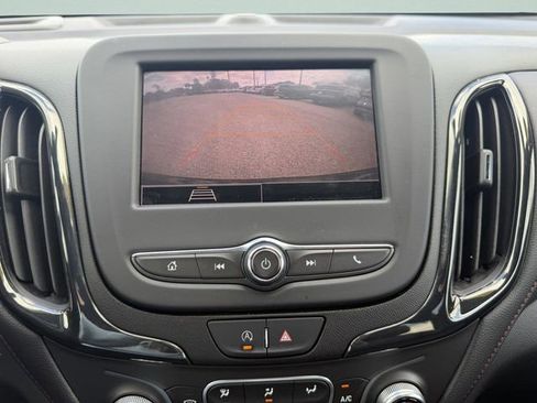 Certified 2022 Chevrolet Equinox RS FWD image 25