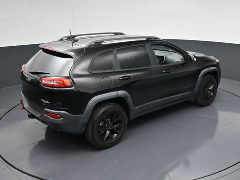 Used 2017 Jeep Cherokee Trailhawk w/ Comfort/Convenience Group AWD/4WD image 23