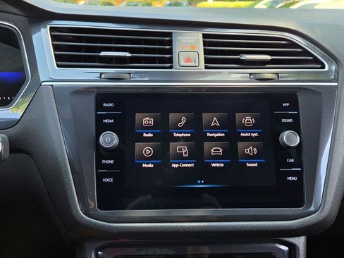 Used 2023 Volkswagen Tiguan SE R-Line AWD/4WD image 34