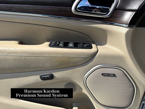 Used 2016 Jeep Grand Cherokee Overland image 12