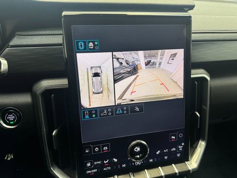 Certified 2025 GMC Acadia Elevation FWD image 15