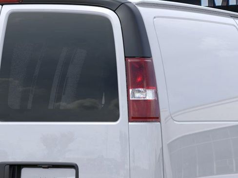 New 2026 GMC Savana 2500 w/ Driver Convenience Package image 12