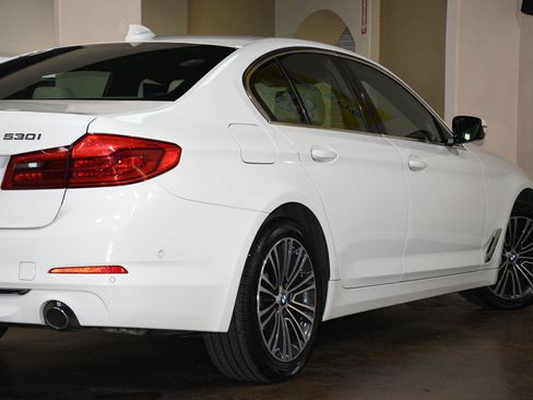 Used 2020 BMW 530i w/ Premium Package RWD image 56