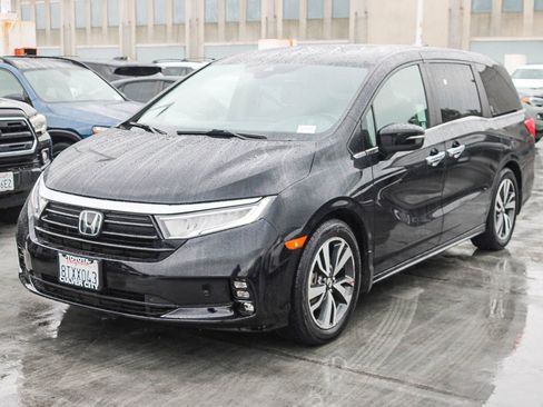 Used 2021 Honda Odyssey Touring image 3