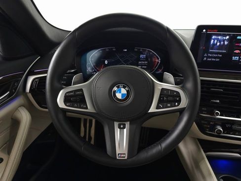 Used 2021 BMW 540i xDrive w/ M Sport Package image 18