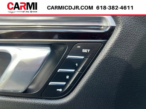 Used 2020 Porsche Macan S AWD/4WD image 14