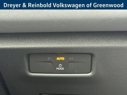 New 2026 Volkswagen Tiguan SE image 16