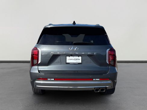 Used 2024 Hyundai Palisade Calligraphy FWD image 4
