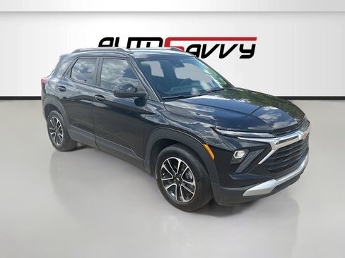 Used 2024 Chevrolet TrailBlazer LT w/ LT Cold Weather Package FWD image 1