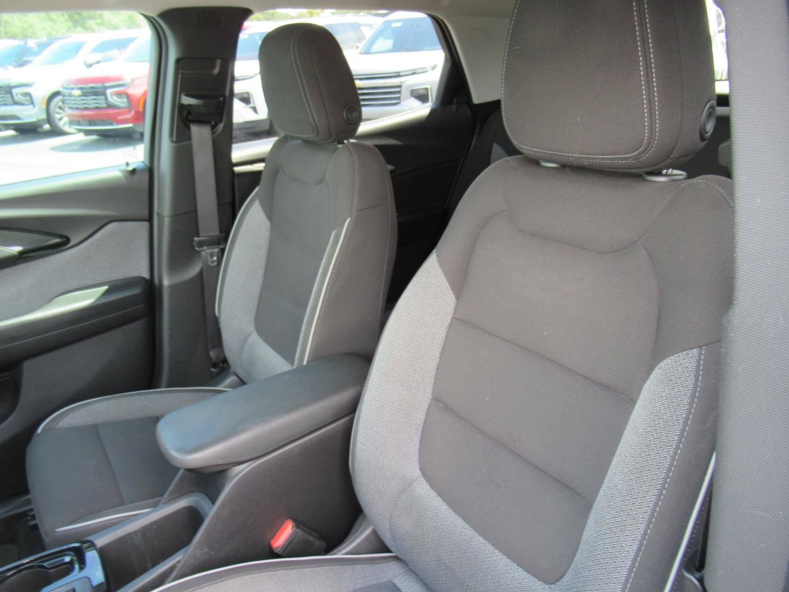 Used 2022 Chevrolet TrailBlazer LT FWD image 18