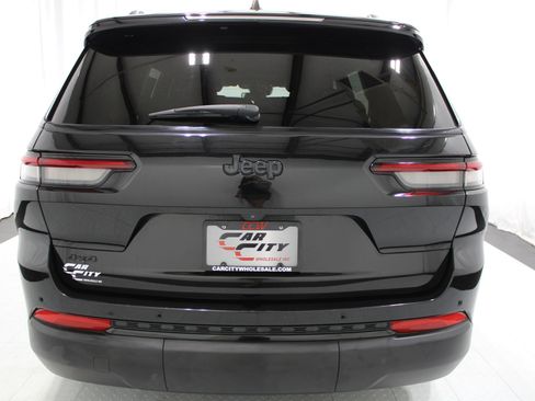 Used 2023 Jeep Grand Cherokee L Laredo AWD/4WD image 7