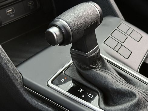 Used 2025 Kia Sportage LX image 20