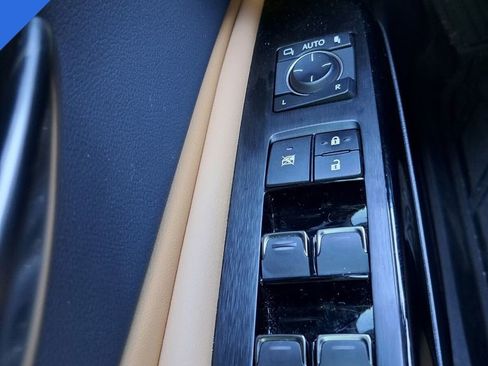 Used 2025 Lexus ES 350 w/ Premium Package image 14