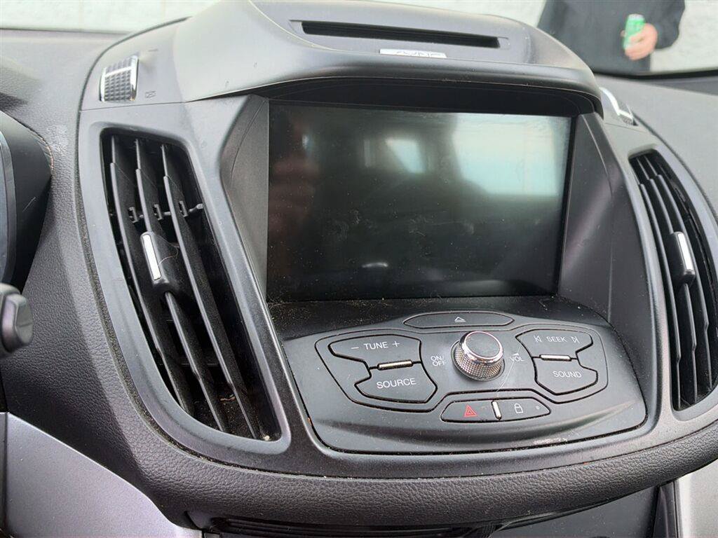 Used 2016 Ford C-MAX SE w/ Equipment Group 202A FWD image 10