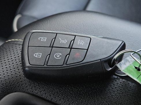 Used 2023 Chevrolet Suburban Premier image 35