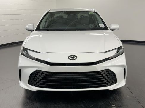 Used 2026 Toyota Camry LE image 6