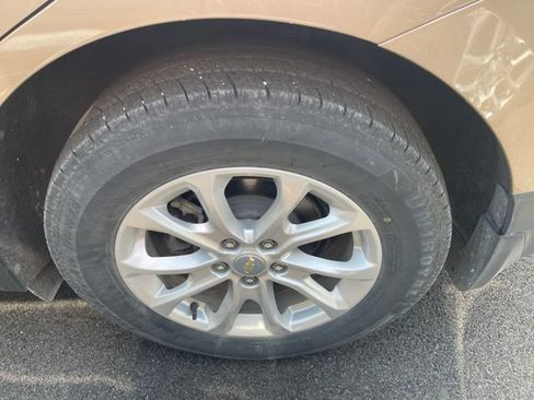 Used 2018 Chevrolet Equinox LT FWD image 6