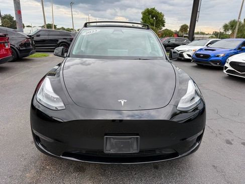 Used 2023 Tesla Model Y Long Range AWD/4WD image 2