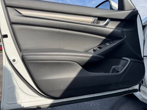 Used 2020 Honda Accord Hybrid image 11