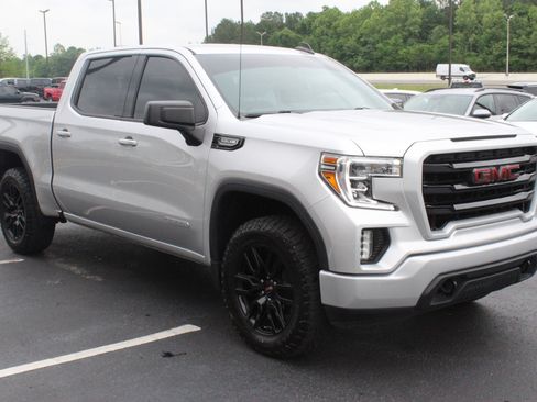 Used 2022 GMC Sierra 1500 Elevation w/ LPO, Elevation Black Package AWD/4WD image 4