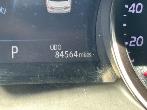 Used 2022 Toyota Camry XSE FWD image 16