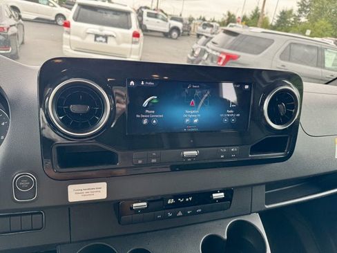 Used 2022 Mercedes-Benz Sprinter 3500 image 16