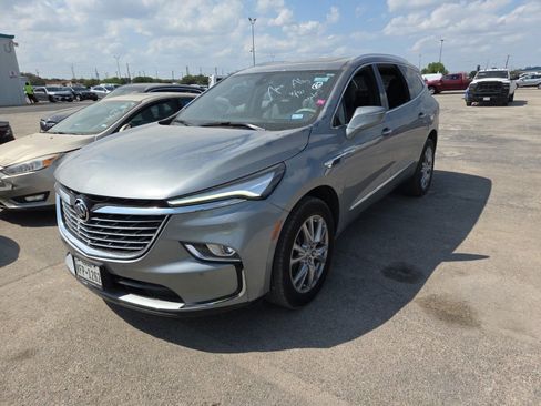 Used 2024 Buick Enclave Essence w/ Experience Buick Package FWD image 2