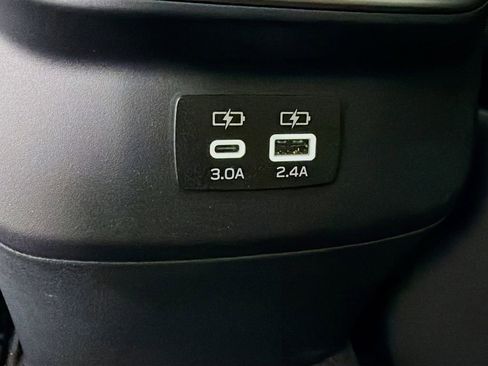 Used 2025 Subaru Outback Premium image 29