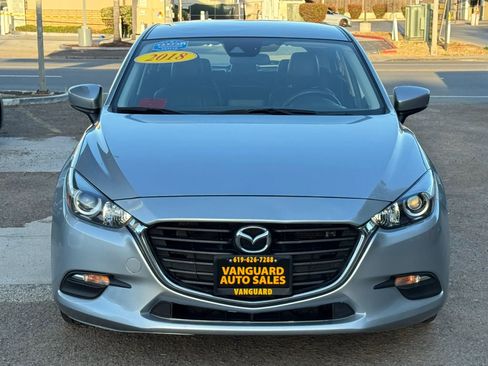 Used 2018 MAZDA MAZDA3 Touring FWD image 3