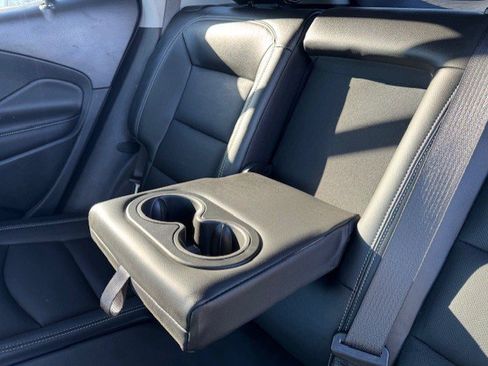 Used 2022 GMC Terrain SLT w/ Infotainment Package II image 23