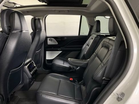 Used 2026 Lincoln Aviator Reserve AWD/4WD image 32