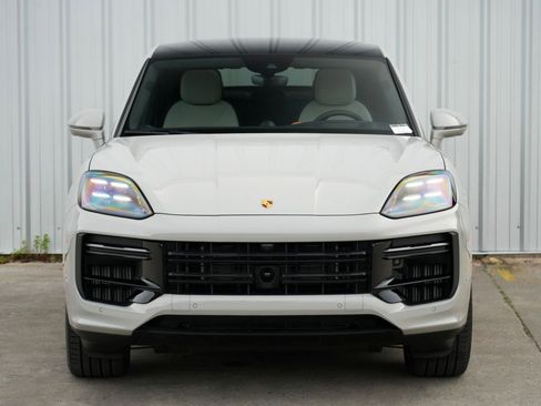 Used 2024 Porsche Cayenne Turbo image 63