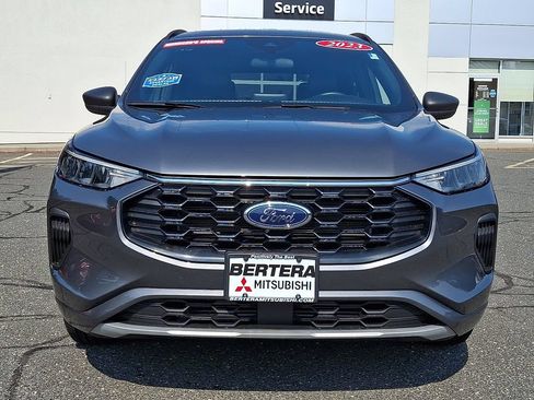 Used 2023 Ford Escape ST-Line AWD/4WD image 2