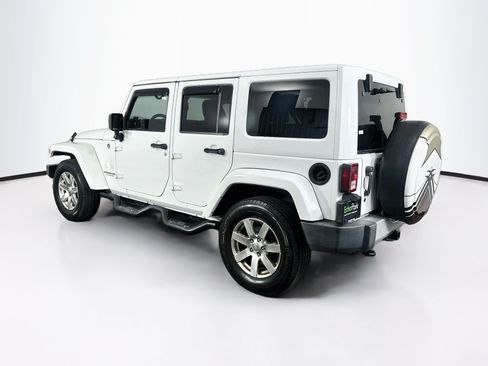 Used 2015 Jeep Wrangler Unlimited Sahara w/ Connectivity Group AWD/4WD image 5