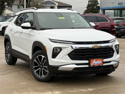 New 2026 Chevrolet TrailBlazer LT w/ Convenience Package image 2