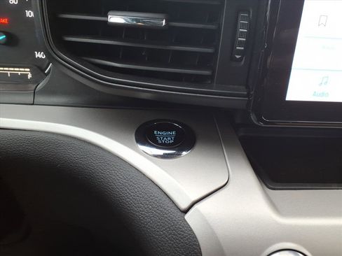 Certified 2023 Ford Explorer XLT image 24