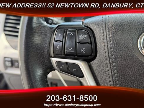 Used 2019 Toyota Sienna XLE Premium AWD/4WD image 19
