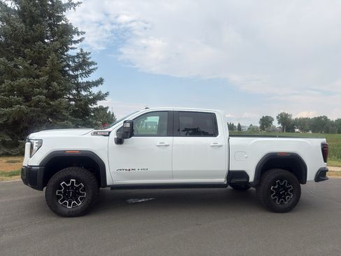 Used 2026 GMC Sierra 2500 AT4X AWD/4WD image 2